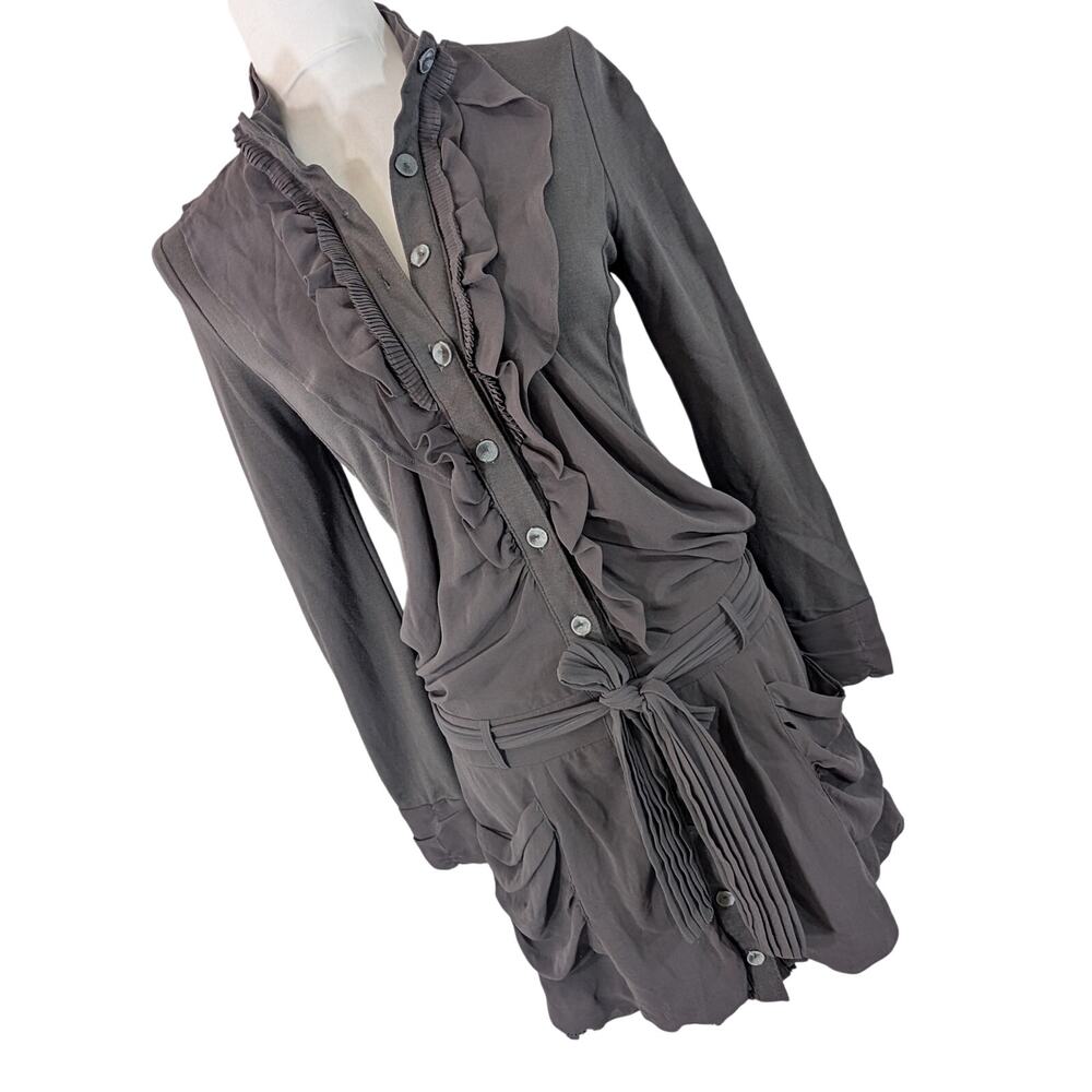 RYU! GORGEOUS GRAY CHIFFON & KNIT COTTON BELTED, RUFFLE FRONT, DETAILED DRESS! S